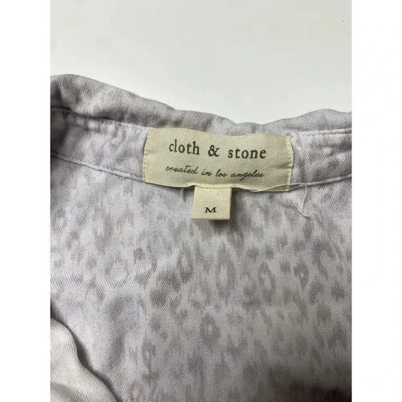 Cloth and Stone Women’s Size M Lavender Animal Print Tie Front Button Up Top - Picture 3 of 6
